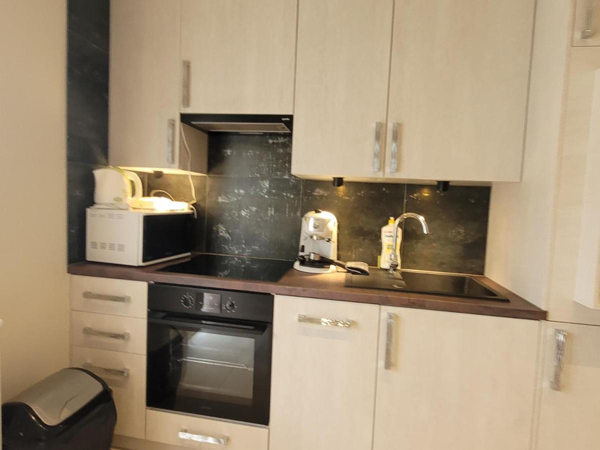 Lara II Apartman เดเบรตเซน ภายนอก รูปภาพ