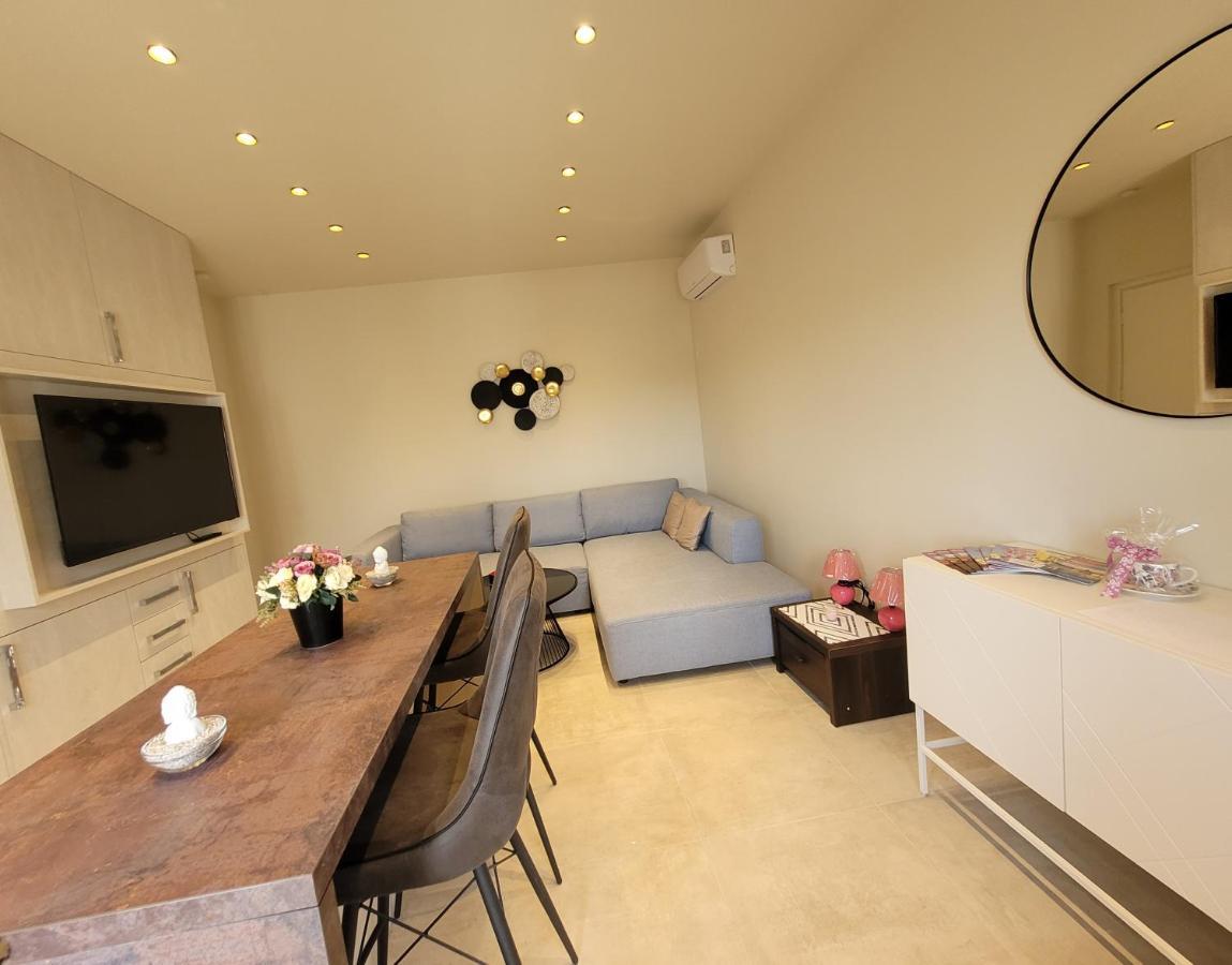 Lara II Apartman เดเบรตเซน ภายนอก รูปภาพ
