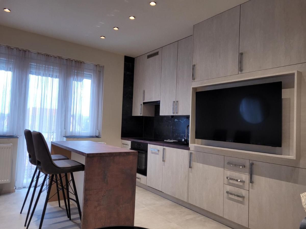 Lara II Apartman เดเบรตเซน ภายนอก รูปภาพ