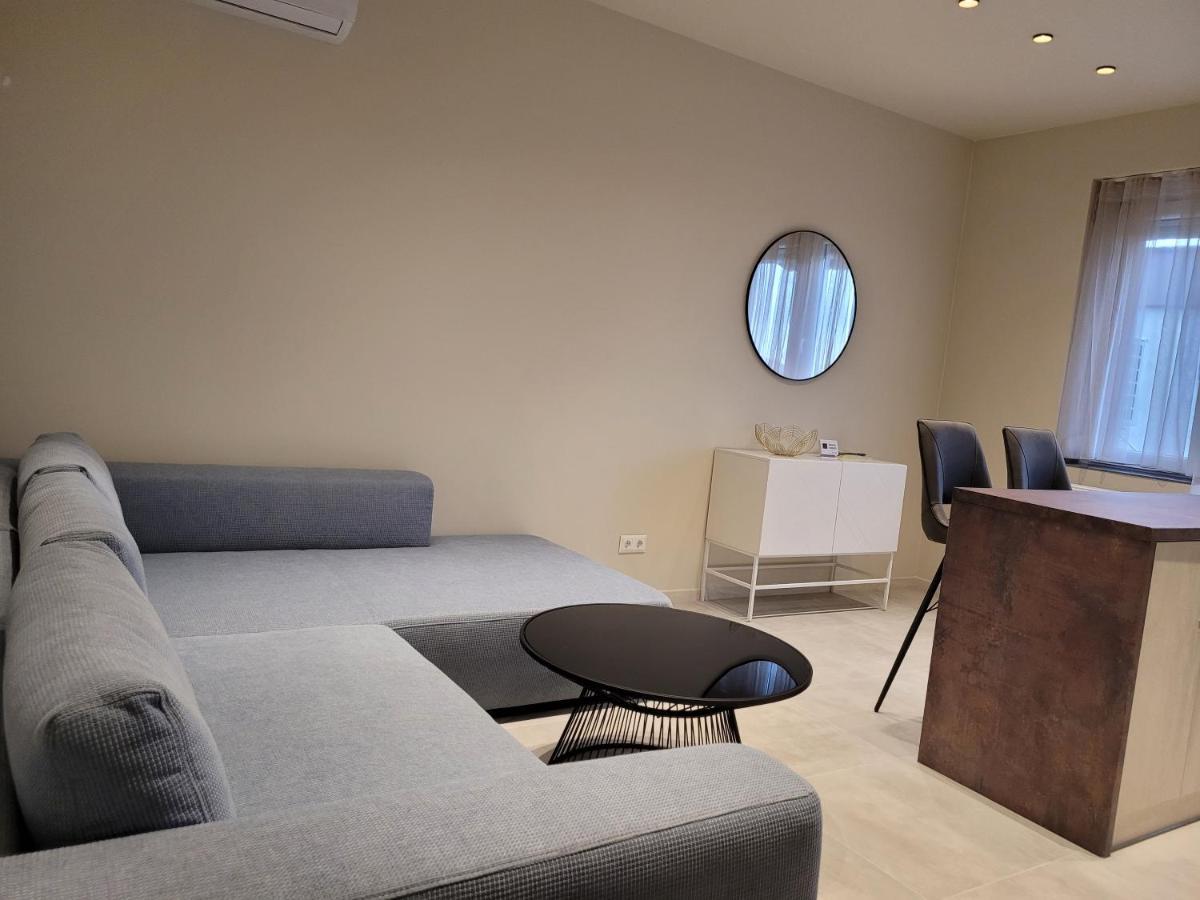 Lara II Apartman เดเบรตเซน ภายนอก รูปภาพ